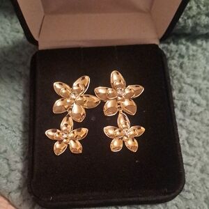BaubleBar Gold Flower Earrings